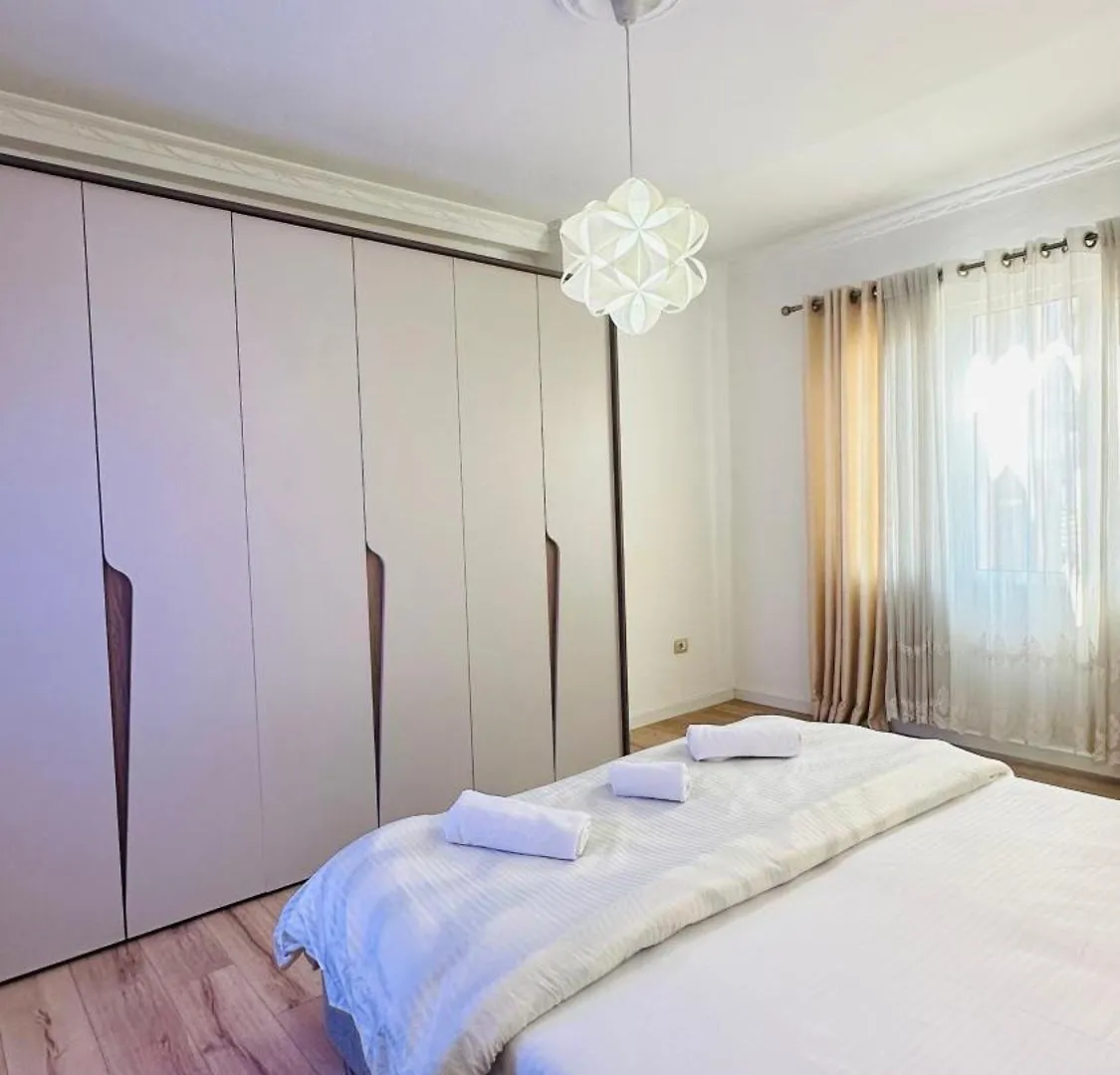 Blloku Luxury 2 Bedroom Apartment 티라나 알바니아